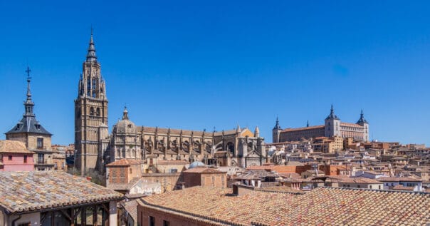 Hotel Santa Iabel offers a terrace with wonderful city views.